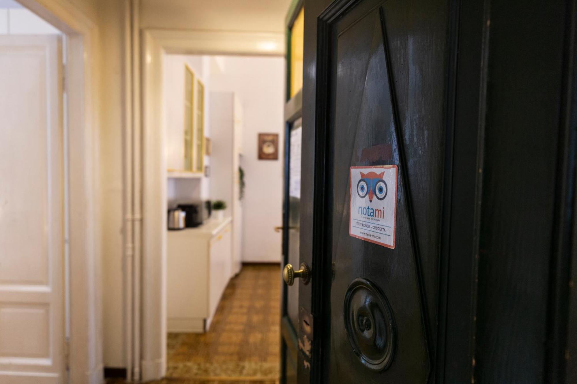 Titty House - Crocetta Apartment Milan Bagian luar foto